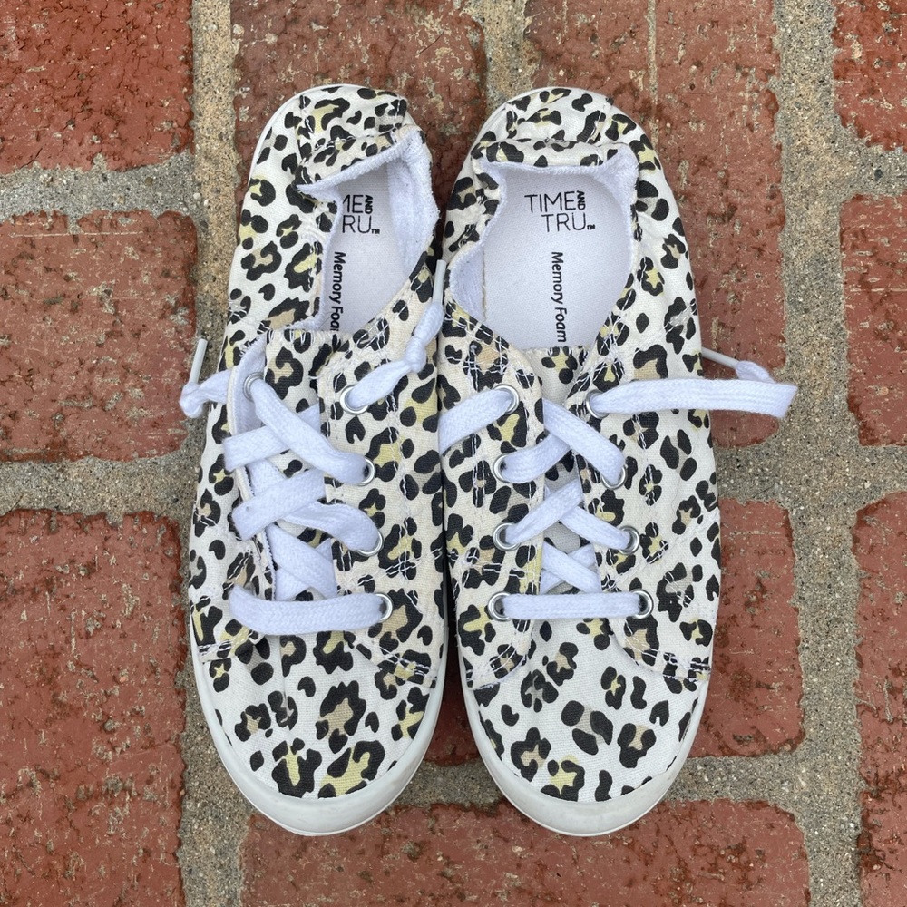 Memory foam sneakers